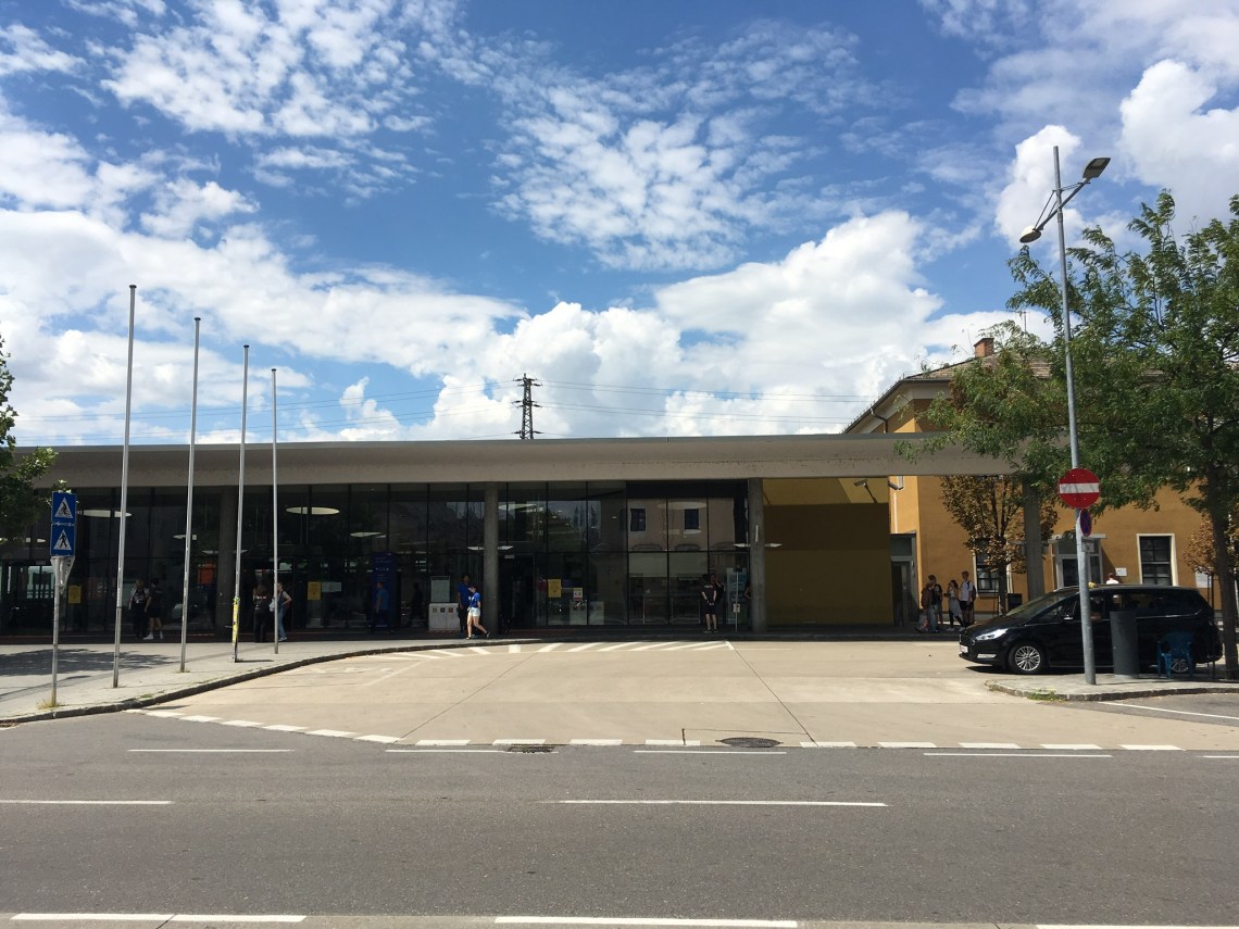 8FECD476-A2A4-42D9-A56A-05E3169CE6A5