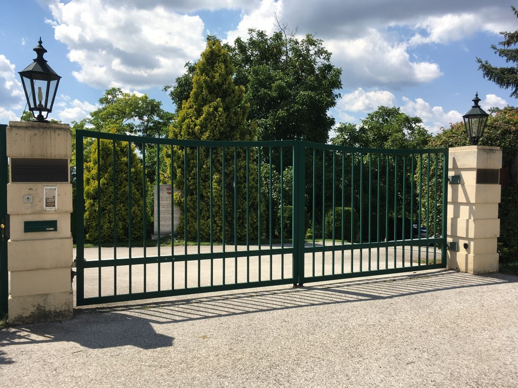 90CC131C-4D0E-4F95-A55F-90135B4AB1E8