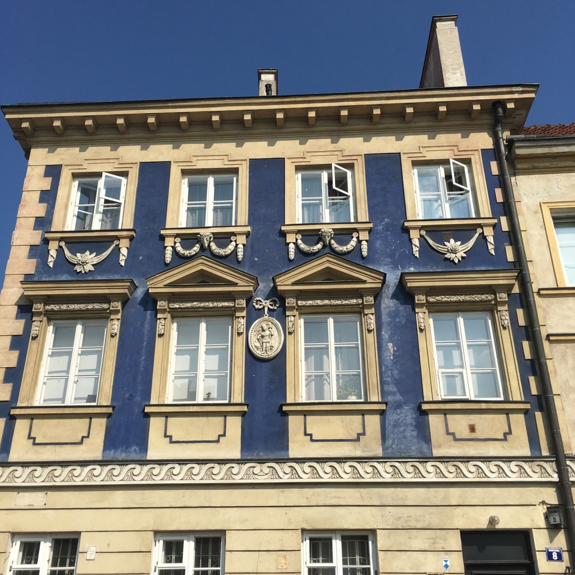 BEB1FFE3-F8C0-48A1-8D9E-F42E9FA68EA0