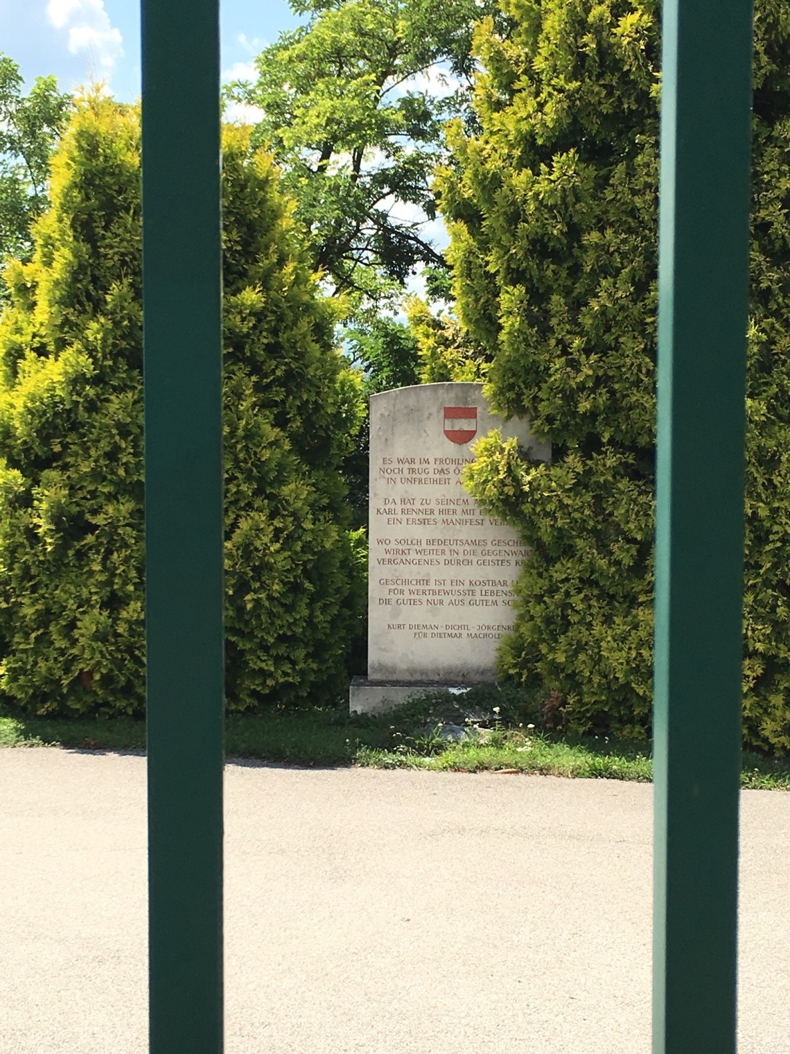 D23B2A83-9F75-433F-9D1A-2920846D6A15